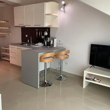 Jani Floor * Χβαρ