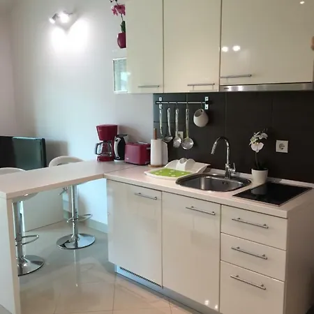 Jani Floor * Χβαρ